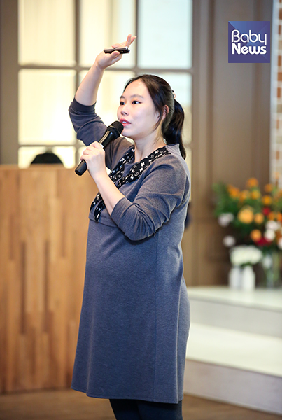 윤소정 약사가 5일 서울 중구 신당 엄마와사르르에서 열린 제292회 맘스클래스에서 강연하고 있다. 최대성 기자 ⓒ베이비뉴스