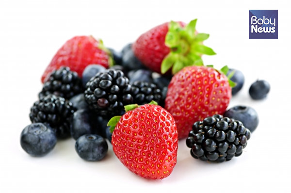 복분자, 딸기, 블루베리에는 비타민C가 함유돼 피로 회복에 도움을 준다. ⓒ베이비뉴스