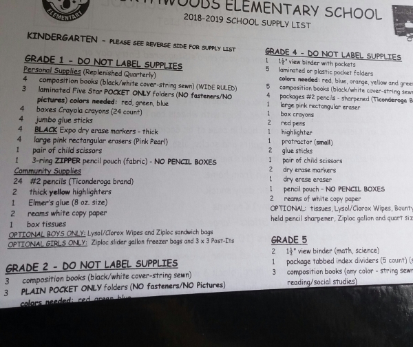 학교에서 공지한 아이의 이번 학기 준비물 리스트: 적혀진 물품을 준비한 뒤 아이의 교실 사물함에 미리 가져다 두면 된다.