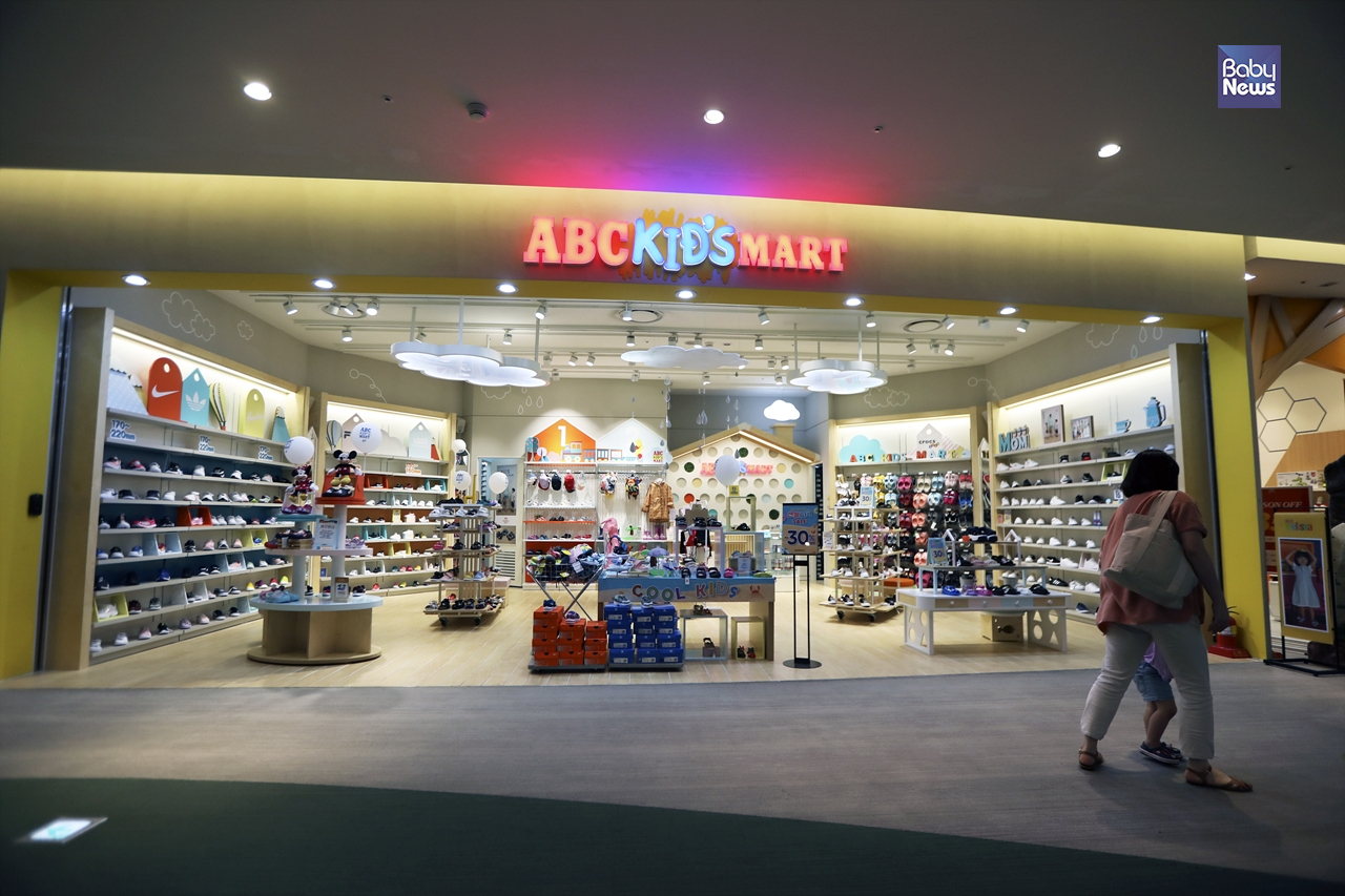 ABC마트는 신발 소매업을 하는 일본 브랜드다. 키즈용품 시장이 커짐에 따라 ABC마트는 ABC키즈마트를 오픈했다. 김근현 기자 ⓒ베이비뉴스