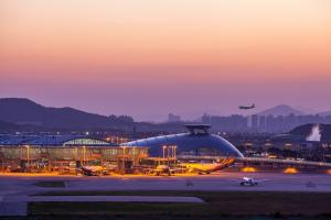 대한항공은 인천공항 제2여객터미널에서 타세요