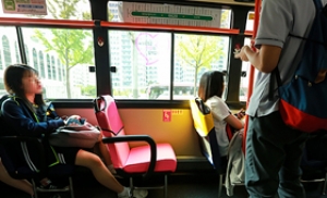 시내버스 분홍색 좌석, 누구를 위한 자리인가?