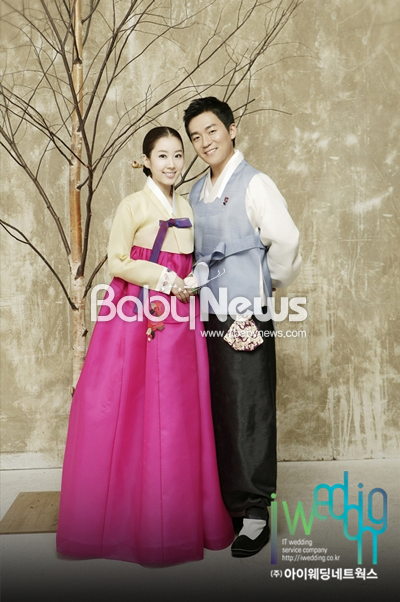 SBS 8시 뉴스 기상캐스터 오하영이 결혼을 앞두고 웨딩사진을 공개했다. ⓒ아이웨딩네트웍스