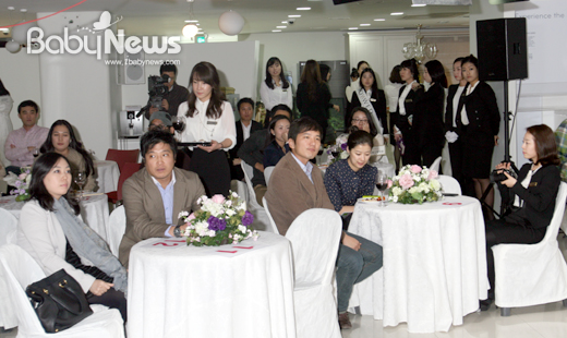 6일 서울 강남구 논현동 LG Dios in Gallery 에서 열린 'LG 전자와 나우웨드가 함께하는 Wedding Party' 에 참석한 예비부부들. ⓒ나우웨드