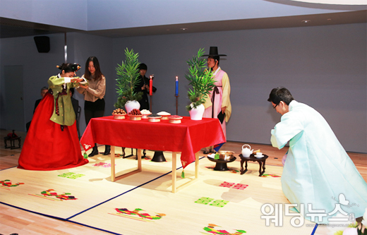 서울시 시민청에서 전통혼례를 간소화한 현대식 한식 결혼식이 오는 25일 처음 치러진다. ⓒ서울시