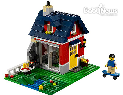 81년 전통의 덴마크 블록완구 회사 레고(LEGO)는 전 세계 130여 개국에서 7초마다 1개씩 상품을 판매할 만큼 '장난감 브랜드 인지도 1위'의 위엄을 굳건히 지켜왔다. ⓒ레고코리아