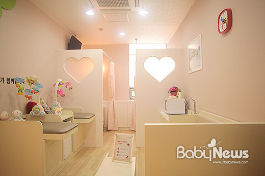 유한킴벌리 더블하트가 서울숲 방문자센터에 아기 수유방을 오픈했다. ⓒ유한킴벌리