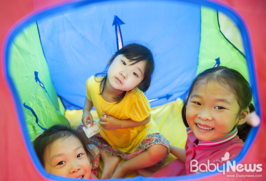 서울시 제1호 연구형 어린이집인 양천구 목3동보듬이어린이집에서 노는 아이들. ⓒ서울시