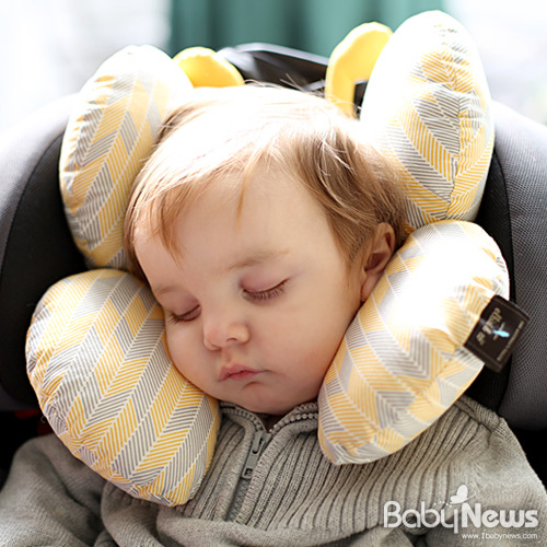 트리플라이 넥필로우는 인체공학적으로 디자인돼 성장기 아기의 머리모양을 자연스러운 형태로 관리하는 데에도 효과적이다. ⓒ바베파파