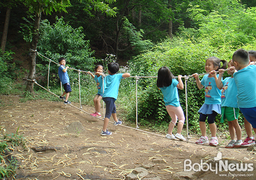 서울 중랑구는 망우동 산 69-1번지 일대, 용마랜드 뒤 망우산 자락에 1만㎡ 규모의 어린이와 청소년을 위한 모험 놀이터를 조성했다. ⓒ중랑구