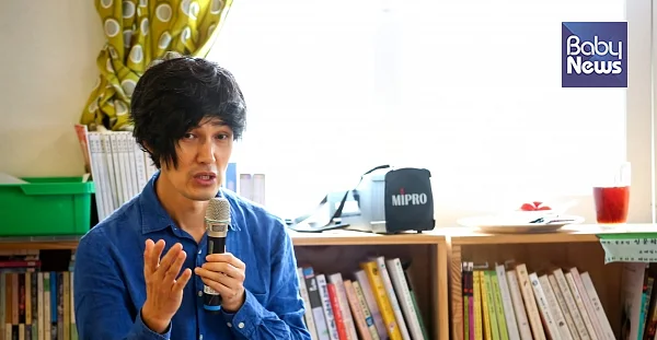 놀이운동가 편해문 작가가 17일 서울 화곡본동 ‘공간 짬’에서 ‘놀이·놀이터를 보는 새로운 눈’을 주제로 강연했다. 김재호 기자 ?베이비뉴스