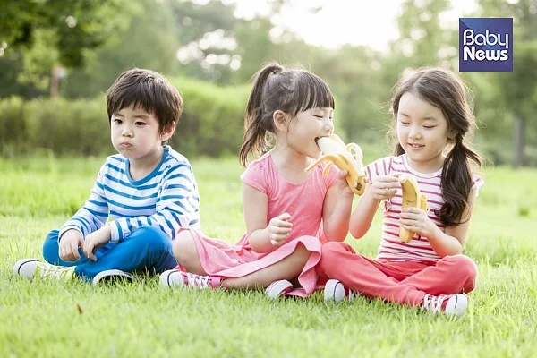 자녀의 성향이나 기질에 따라 분명 친구와 관계를 형성하는 방법이나 상황이 차이가 있게 됩니다.?ⓒ베이비뉴스