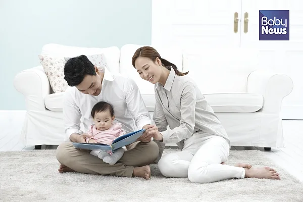 가정양육수당은 가정양육 가구의 만 0~6세 아동에게 월 10~20만 원의 가정양육을 지원하고 있다. 자료사진. ⓒ베이비뉴스