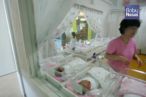 산후조리원 내 의료진들의 의료행위가 필요하다고 지적하는 산후조리업 관계자들도 존재한다. ⓒ베이비뉴스