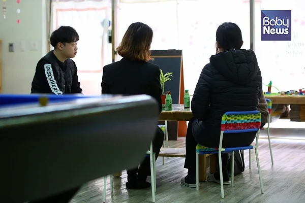 15일 오전 10시 경기도 부천시 심곡본동에서 장애통합어린이집을 보내고 있는 학부모 3명을 만나 자녀의 교육문제에 대한 이야기를 들었다. 김재호 기자 ⓒ베이비뉴스