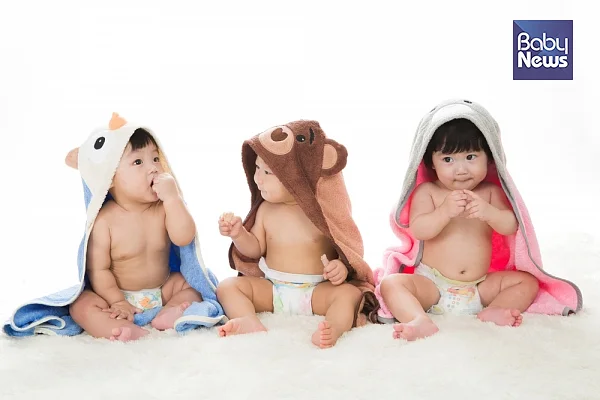 어린이집 입소를 앞둔, 아직은 어린 우리 아이의 첫 '사회 생활', 부모의 역할은 무엇일까요? ⓒ베이비뉴스