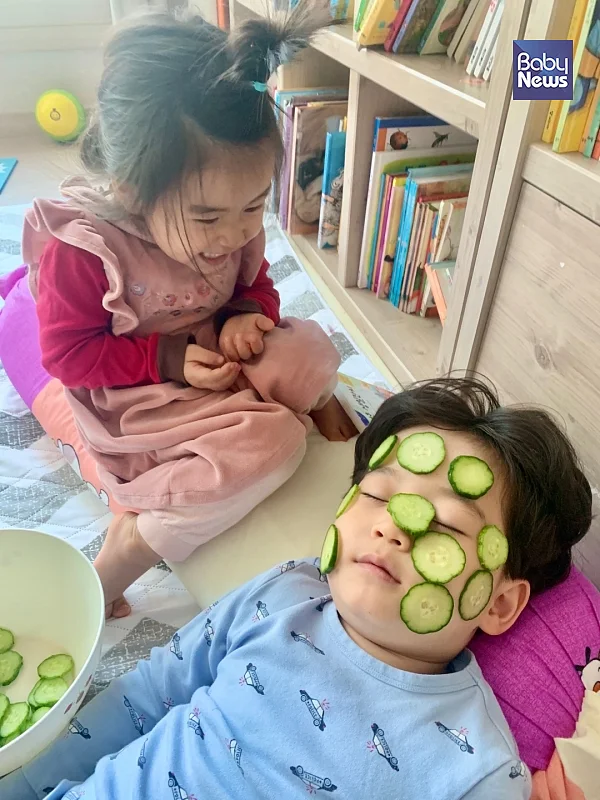 코로나 사태가 엄마에게 던져준 과제. '집에서 뭐하고 놀지?' 하루 종일 뭐하고 놀지 고민하는 것도 일이었다. 정가영 기자 ⓒ베이비뉴스