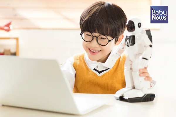 단계별 지시와 적절한 보상, 규칙적인 일과가 핵심입니다. ⓒ베이비뉴스