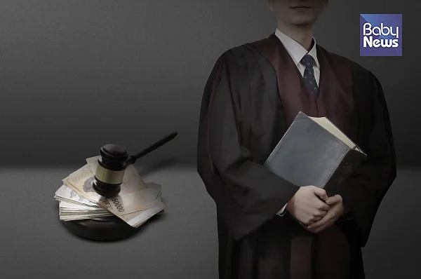 '페이백' 어린이집 원장은 형법상 공갈죄에 해당할 수 있고, 영유아보육법 위반의 벌칙을 적용하거나 자격정지 처분을 받을 수 있다. ⓒ베이비뉴스