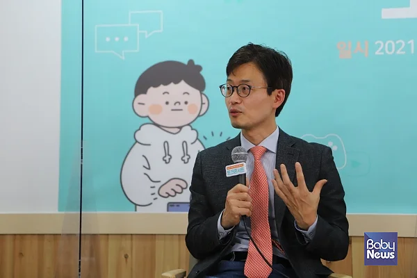 심재웅 교수는 “먼저 도덕적으로 아이를 다그치면 안된다. 아이들은 결국 어른들의 상업적 수단에 의한 피해자다"라고 조언했다. ⓒ굿네이버스