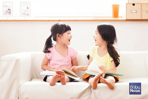 독서는 모든 학습의 기본이다. 그러나 취학 전 아이에게 독서란 학습이 아니라 부모와 함께하는 좋은 경험이어야 한다.?ⓒ베이비뉴스