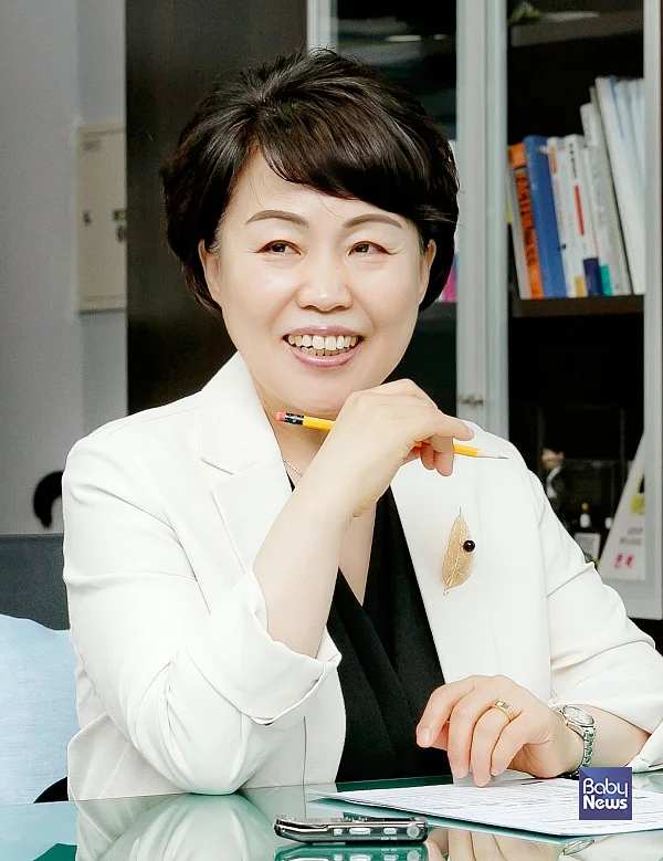 20일 김선순 서울시 여성가족정책실장이 베이비뉴스 소장섭 편집국장이 진행하는 '데스크가 만난 사람' 인터뷰에 응하고 있다. 이효상 기자 ⓒ베이비뉴스