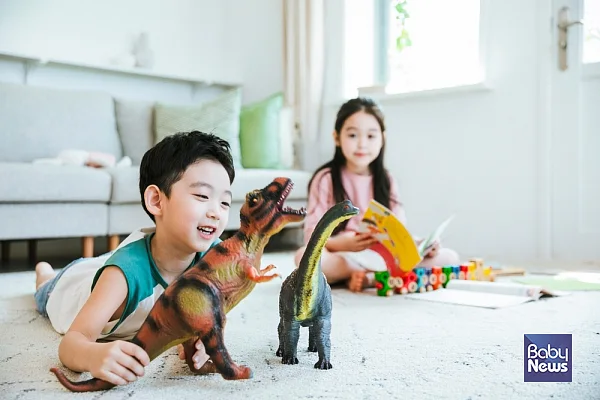 아이가 말을 듣지 않는 것은 시기상 자아정체성을 확립하고 주체성을 키워나가는 자연스러운 성장 과정이기도 하다. ⓒ베이비뉴스