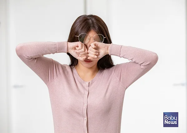 안구 건조증을 호소하는 현대인이 늘어나고 있다. ⓒ베이비뉴스