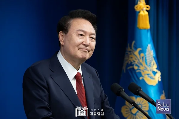 윤석열 대통령의 입에서 저출생은 국가 비상사태라는 말이 나왔습니다. ⓒ대통령실