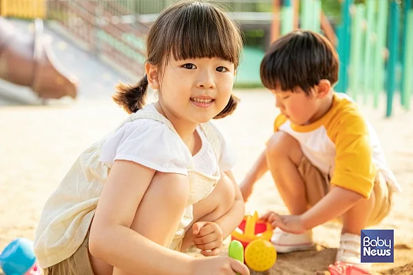 아동 삶의 만족도 자체는 높아졌으나 놀 권리 보장이 미흡하고 비만, 스트레스 고위험군 등의 부정적 지표가 향상된 것으로 나타났다. ⓒ베이비뉴스