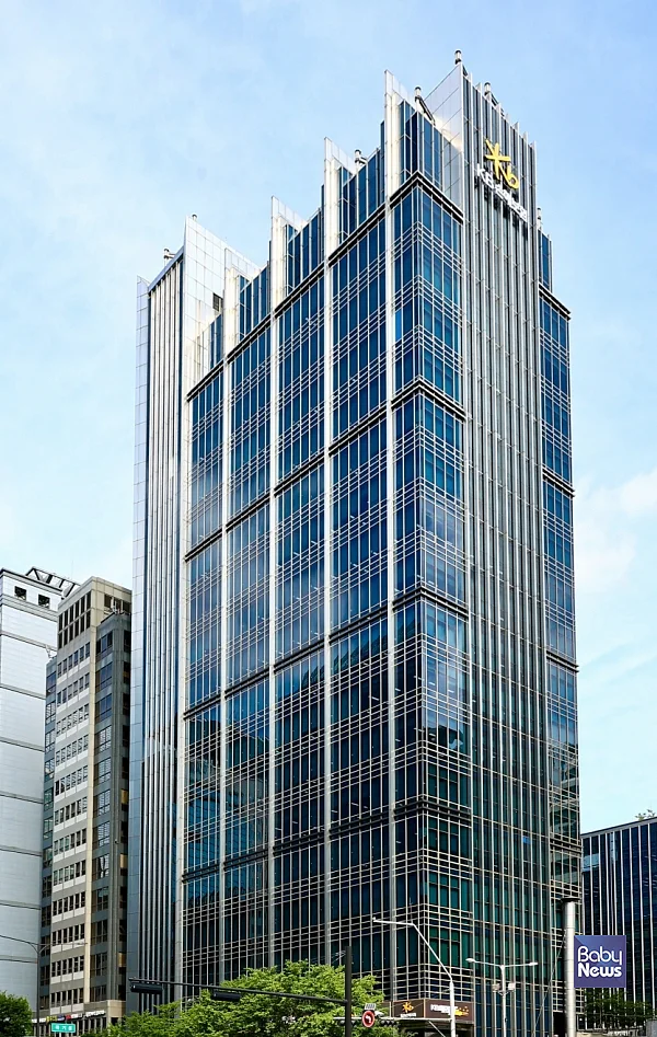 KB손해보험(대표이사 사장 구본욱)은 한국ESG기준원(KCGS)의 금융회사 지배구조 평가에서 7년 연속 ‘A등급’을 획득했다고 24일 밝혔다.?ⓒKB손해보험