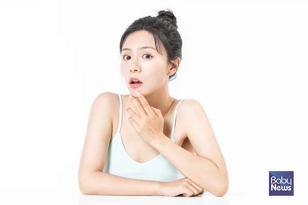 생리가 늦어지고 평소와 다른 몸의 변화가 나타난다면 증상만으로 판단하지 말고, 임신 테스트기로 먼저 임신 여부를 확인해보는 것이 필요하다. ⓒ베이비뉴스