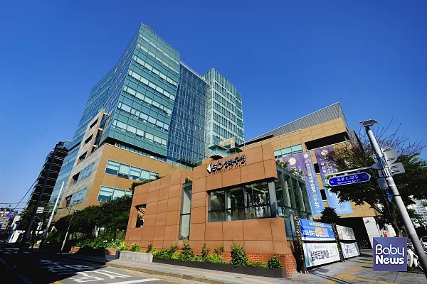 성북구청사.