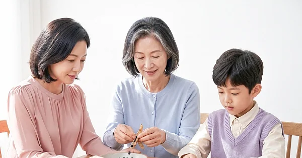 오토파지는 세포가 손상된 구성 요소를 분해하고 재활용하는 과정으로, 건강한 노화를 위해서는 과식을 줄이고 균형 잡힌 식습관을 유지하는 것이 중요하다. ⓒ베이비뉴스