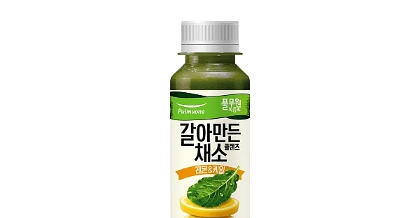 기존 ‘데일리클렌즈 레몬&케일’의 ‘갈아만든 케일’ 원료를 7배 높여 원물의 맛과 영양을 강화한 풀무원헬스케어 ‘갈아만든 채소 클렌즈 레몬&케일’.?ⓒ풀무원헬스케어