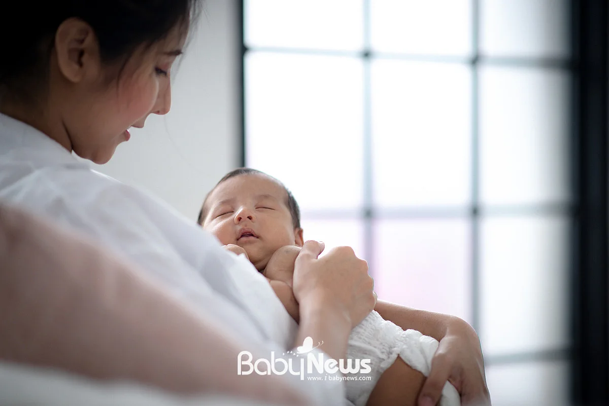 올해 국정감사에서는 대표적인 저출생 대책인 산모·신생아 건강관리 지원사업 서비스 제공업체에 대해 정부와 지자체가 제때 대금을 지급하지 못하고 있는 실태가 다뤄졌다. ⓒ베이비뉴스