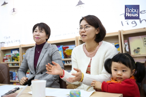 이미선 여성·엄마민중당 집행위원장(가운데)은 “수혜로만 보는 보육정책은 미봉책일 뿐”이라고 지적했다. 김재호 기자 ©베이비뉴스