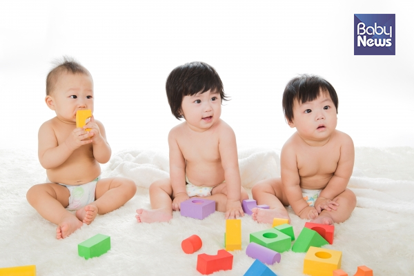 놀이는 에너지를 방출할 수 있는 수단이며 스트레스를 해소하고 감정을 표출하는 역할을 합니다. ⓒ베이비뉴스