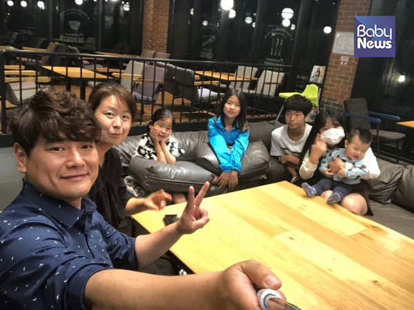 신 후보는 아빠 정치란 지금보다 나은 세상을 아이에게 유산으로 물려주는 것이라고 설명했다. ⓒ신창섭