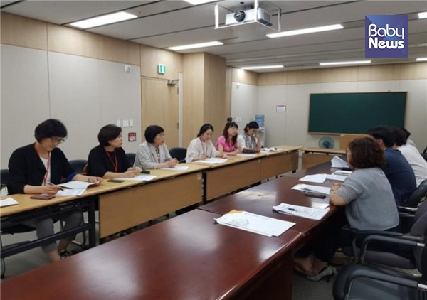 한국가정어린이집연합회은 지난 26일 보건복지부 정부세종청사에서 보육정책과 권병기과장과 간담회를 진행했다 ⓒ한국가정어린이집연합회