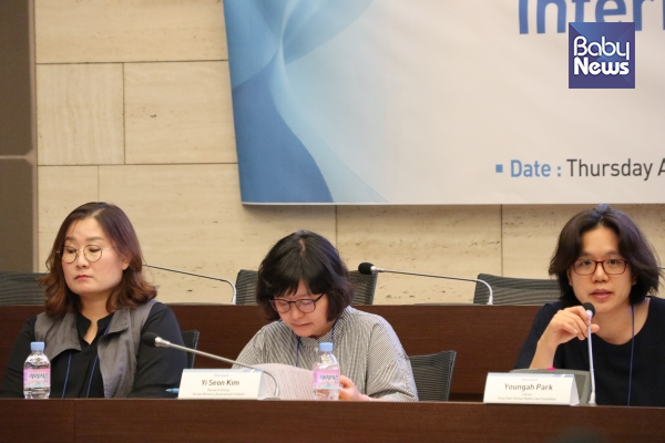 (왼쪽부터) 박영아 공익인권법재단 공감 변호사, 김이선 한국여성정책연구원 연구위원, 강은이 시흥시 건강가정 다문화가족지원센터 센터장이 각 주제 발표에 대한 의견을 말하고 있다. ⓒ한국보건사회연구원