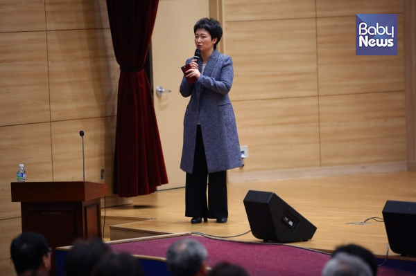이언주 바른미래당 의원은 행사 말미에 현장을 찾아 사립유치원 폐원 제한을 두고 "헌법 위반"이라고 지적했다. 김재호 기자 ⓒ베이비뉴스