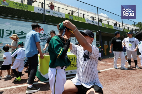 ‘마데카솔 어린이 야구교실’에서는 시상식도 진행했다. 김재호·김근현 기자 ⓒ베이비뉴스