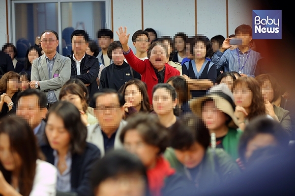 지난해 10월 5일 국회에서 열린 유치원 비리근절 토론회가 사립유치원 관계자들에 의해 파행으로 치달았다. 김재호 기자 ⓒ베이비뉴스