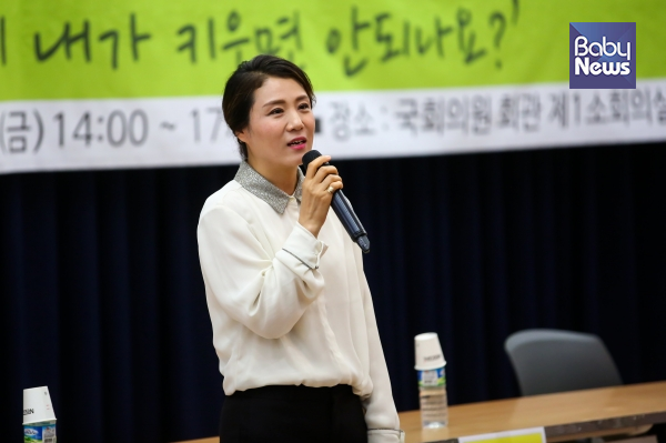 2018년 5월 11일 '제8회 싱글맘의 날 국제컨퍼런스 행사'에서 김도경 한국미혼모가족협회 대표가 발언하는 모습.자료사진 ⓒ베이비뉴스