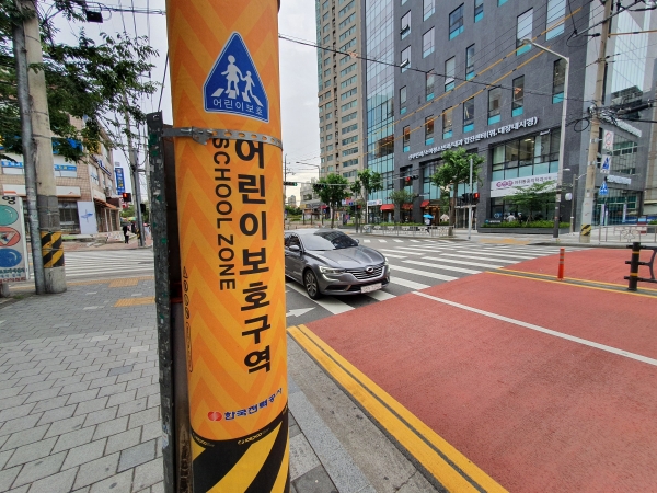 많은 아이들이 교통사고로 목숨을 잃는다. 어린이보호구역에서도. ⓒ초록우산어린이재단