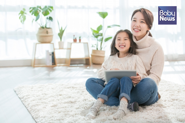 아이에게 공부해야 성공한다는 말이 아닌, 사랑의 힘을 키워내는 말을 일생에 거쳐 전해주는 것, 그것이 부모가 할 수 있는 말 중 가장 좋은 말 아닐까요? ⓒ베이비뉴스