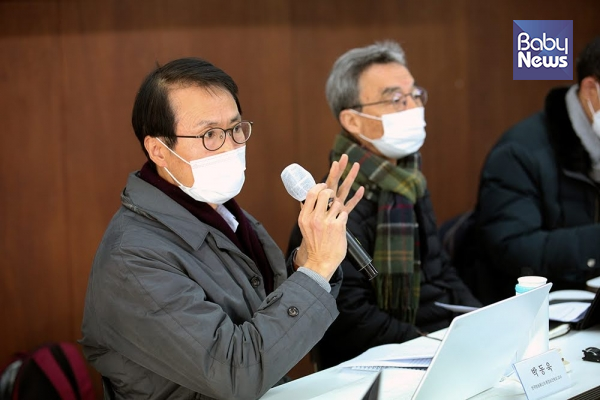 발언 중인 박동욱 한국방송통신대 환경보건학과 교수. 최대성 기자 ⓒ베이비뉴스