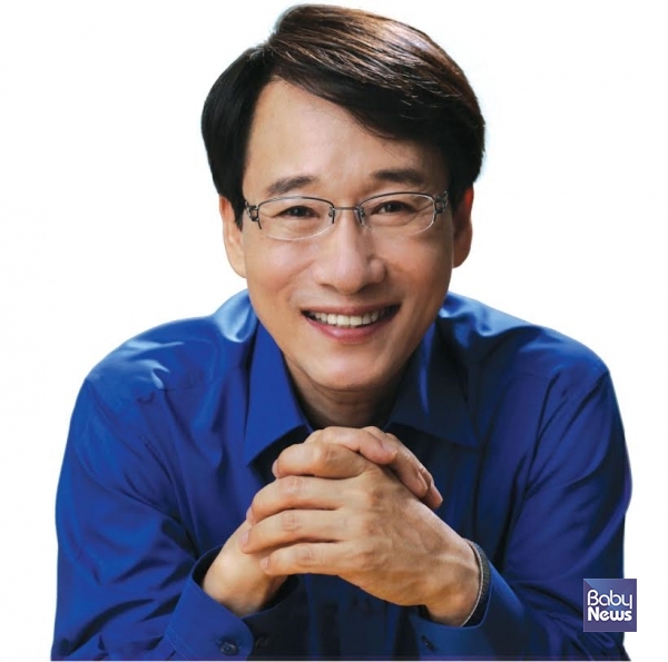이원욱 더불어민주당 의원(경기 화성을)은 영유아보육시설에 투명마스크 등의 지원을 가능토록 하는 「감염병의 예방 및 관리에 관한 법률」 개정안을 발의했다고 29일 밝혔다. ⓒ이원욱 의원실