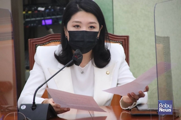 신현영 의원은 “성장기 어린이들이 영양결핍 등 건강상의 문제가 발생하지 않도록 아동급식 사각지대를 적극 발굴해 따뜻한 한끼를 지원할 수 있는 정부의 점검이 필요하다”고 주장했다. ⓒ신현영 의원실